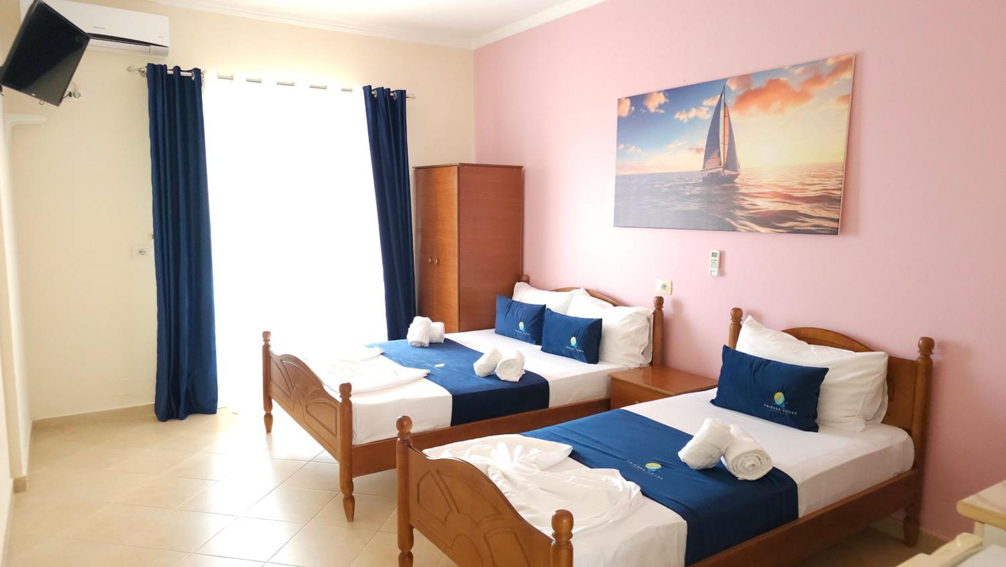 Hotel Friends House - 3*