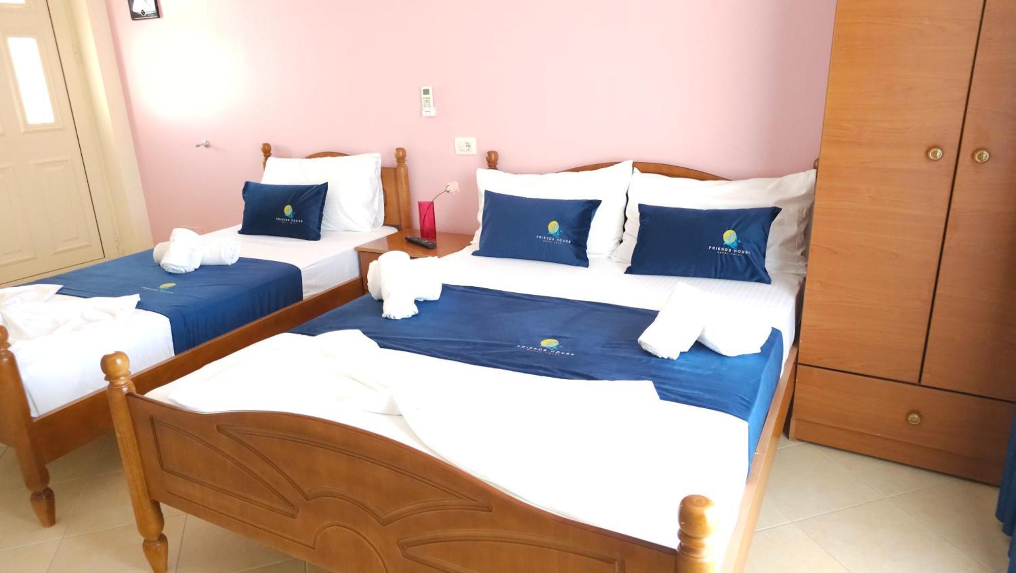 Friends House - Hotel